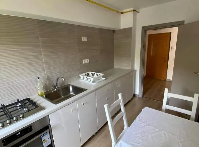 Port アパート マンガリア